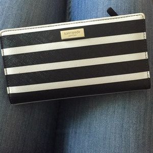 Kate Spade ♠️ Black and white striped wallet